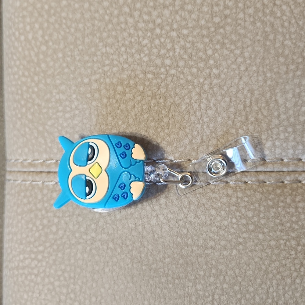 Blue owl handmade badge reel new